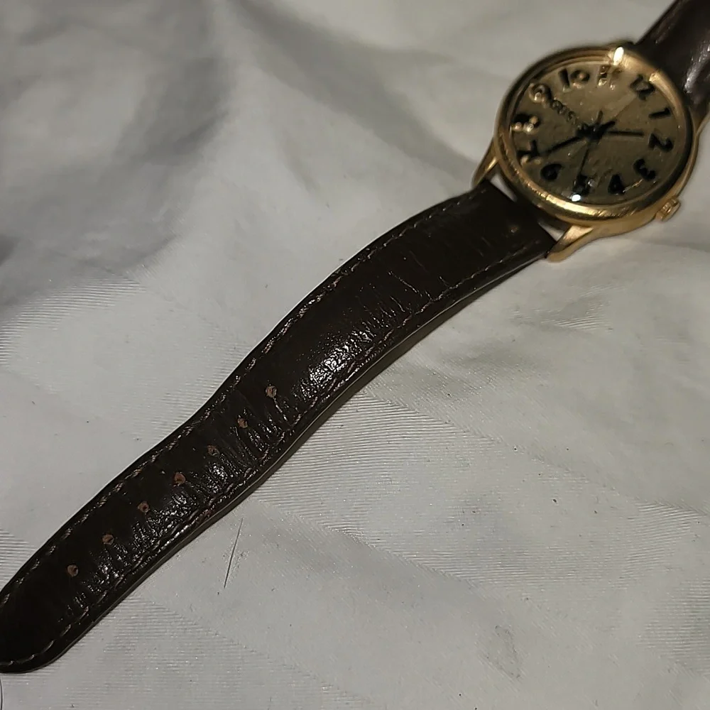Vintage GUESS 1996 Bubble Glass‎ Goldtone Watch Half & Half Numbers Leather Band